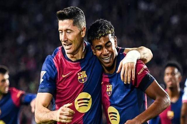 莱万多夫斯基回归赛场，精彩发挥首场状态亮眼，法国队观众沸腾！的简单介绍-立即开始